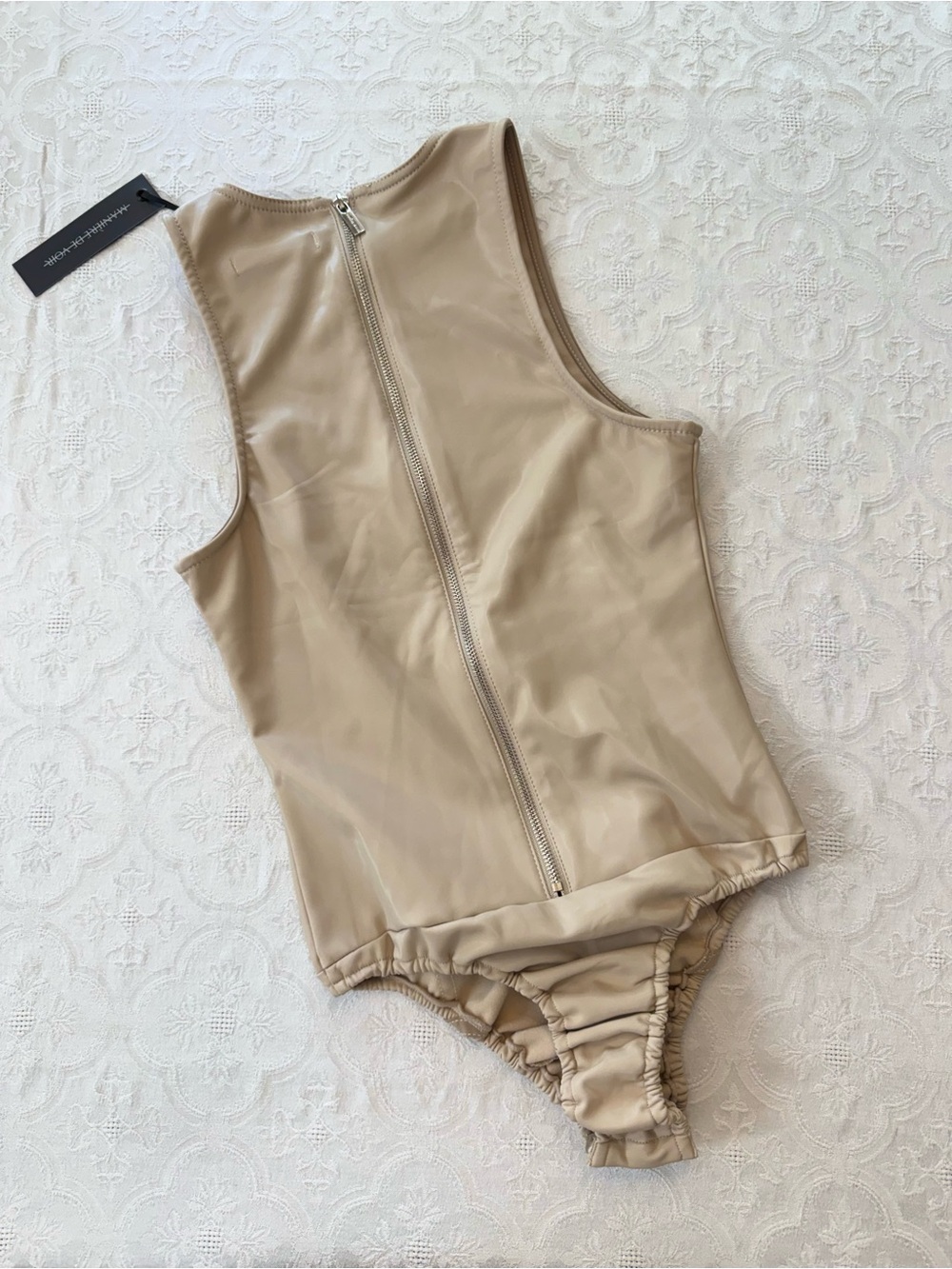 Manière De Voir Nude Vegan Leather Bodysuit Size 10 NWT Faux Leather - Picture 9 of 10